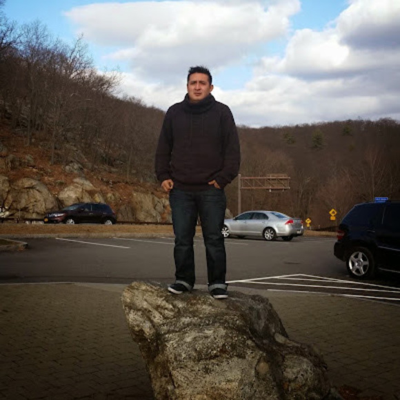 Meet your Posher, Livan - Picture 1 of 1